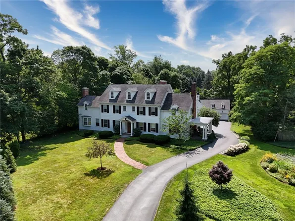 81 Penfield Rd, Rochester, NY 14610