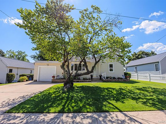 3rd image of 148 Birs Avenue