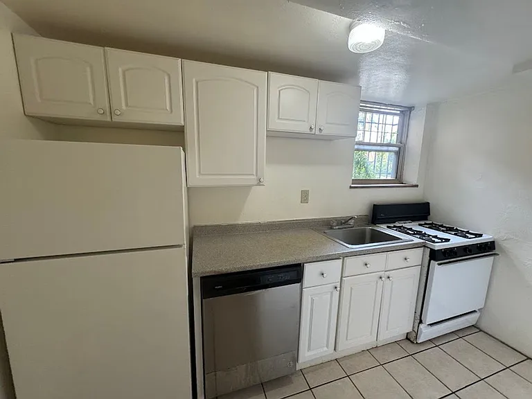 5506 Fifth Avenue — Photo 193