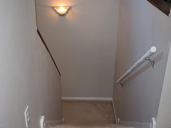 4th image of 7272 Bristol Ct