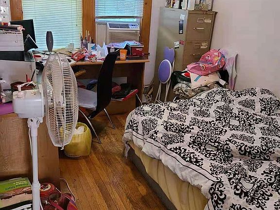5th image of 111 Glenwood St APT 1