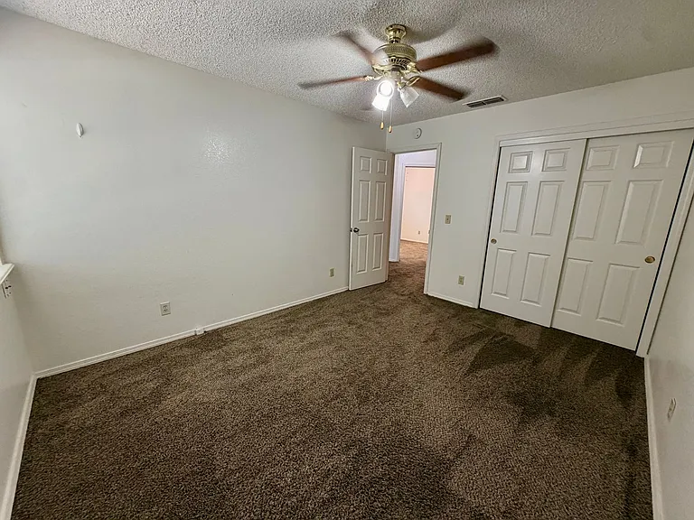 993 E Edgemont Dr — Photo 24