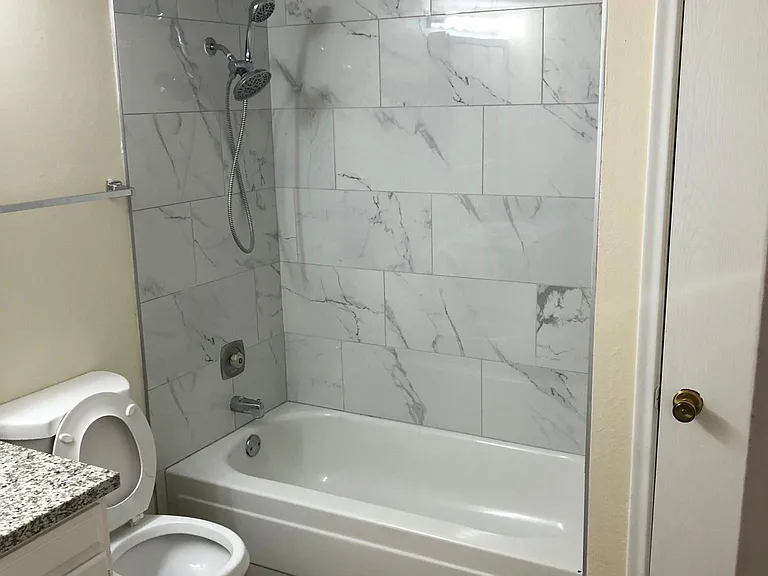 NEWLY
Remodeled Bathroom