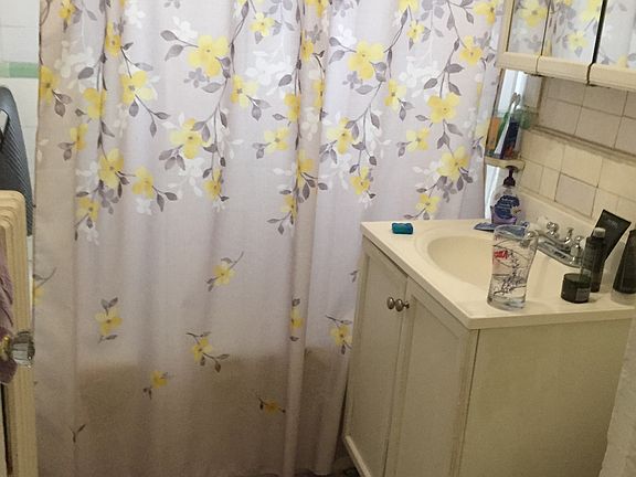 3rd image of 2351 W Wilson Ave APT 210