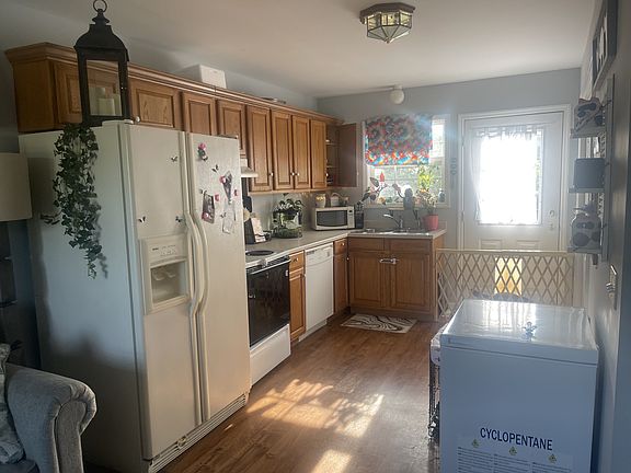 4th image of 103 McClain Cir