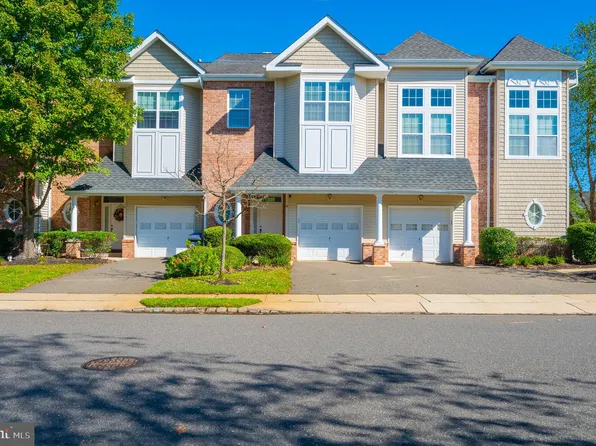 4 Melanie Way, Manahawkin, NJ 08050