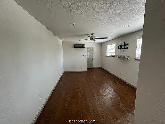 10328 N Dowling Rd — Photo 10