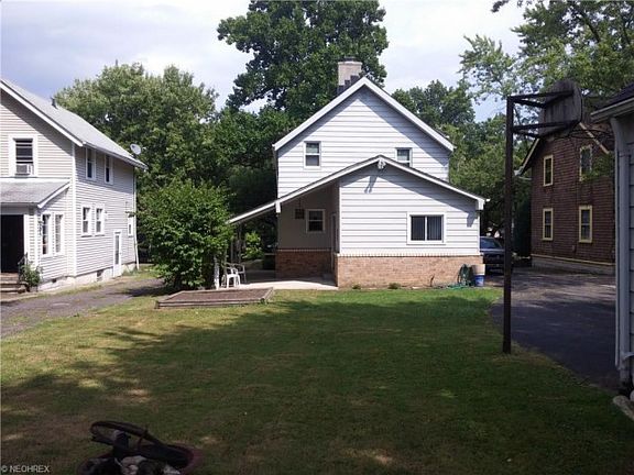 2nd image of 416 The Brooklands Ave