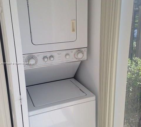 4th image of 995 NE 34th Ave Unit 102