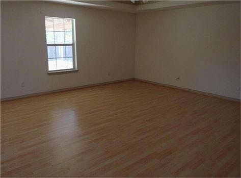 4th image of 23426 Florita St