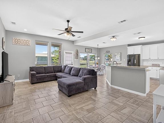 3rd image of 233 Anchor Ln