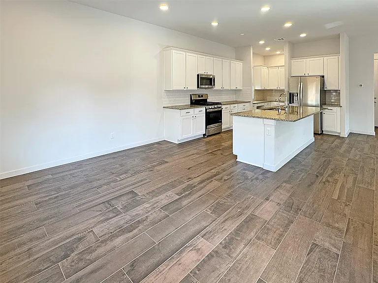 1245 Westborough Ln — Photo 8