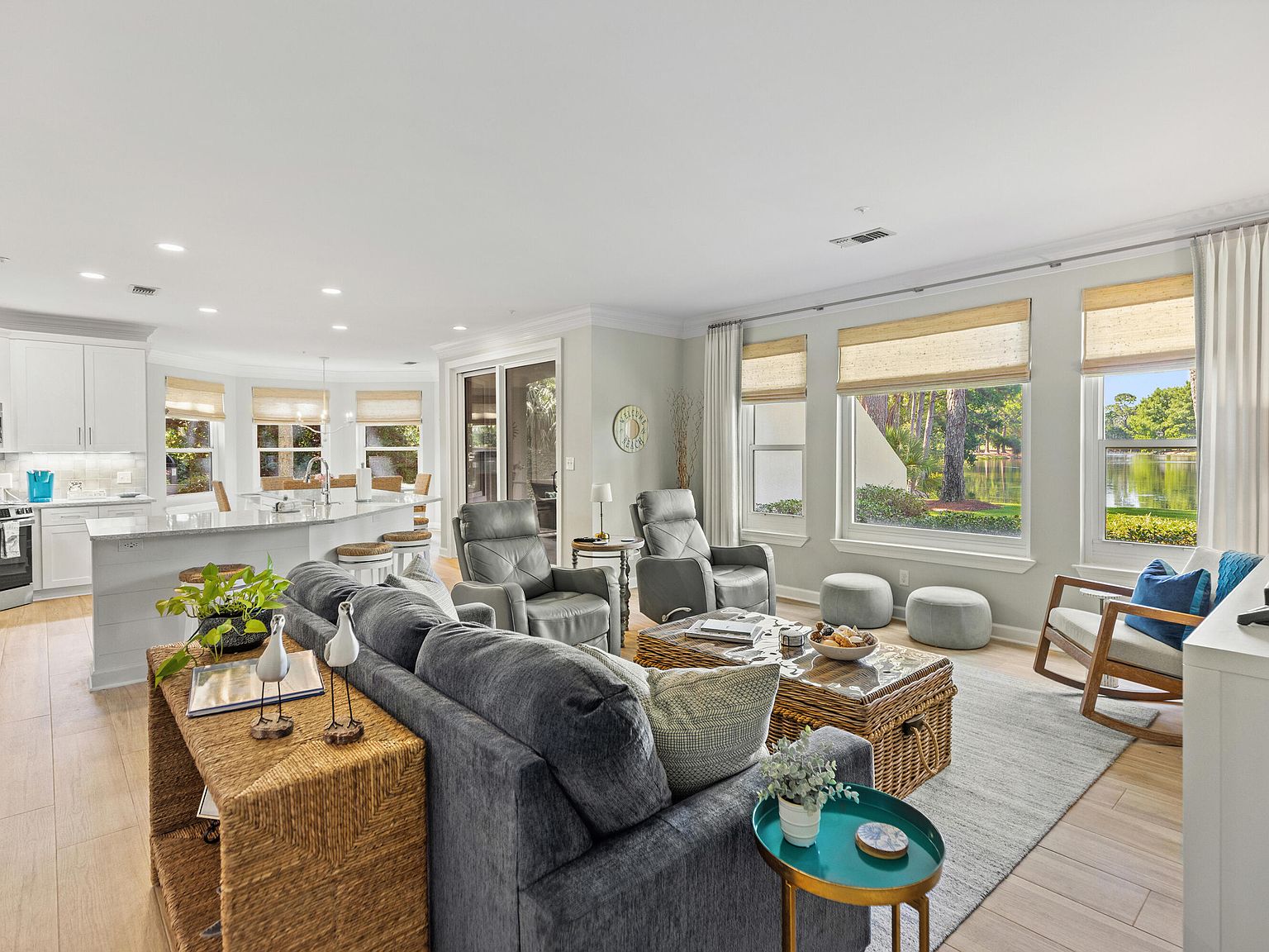 8570 Turnberry Dr #8570