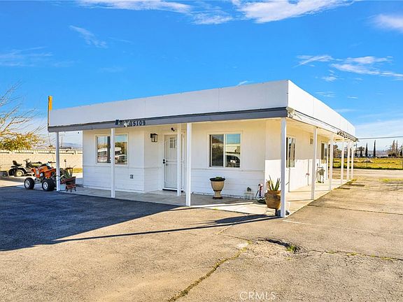 2nd image of 15109 Anacapa Rd
