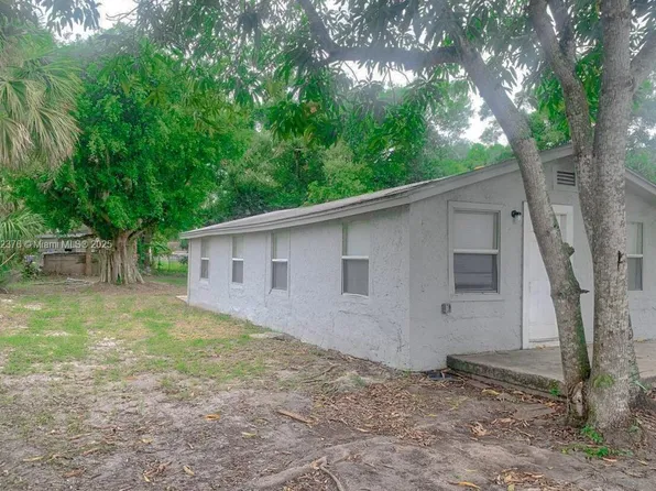 309 N 17th St, Fort Pierce, FL 34950