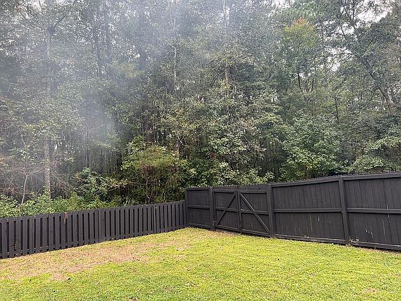 5th image of 105 Oakcrest Ct
