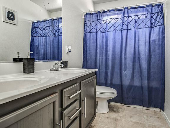 3rd image of 623 E CODY Drive S