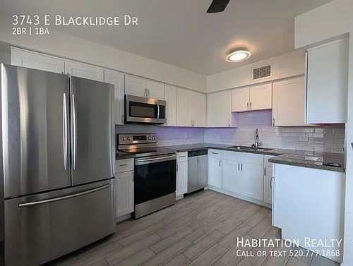 3743 E Blacklidge Dr Photo 1