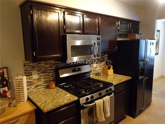 3rd image of 2309 Pacific Creek St