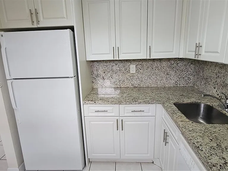 13100 SW 92nd Ave #Penthouse A-13 — Photo 3