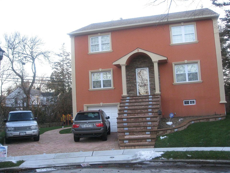 THE FRONT OF THE HOUSE 