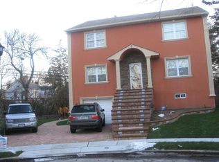 1 Firethorne Ln, Valley Stream, NY 11581