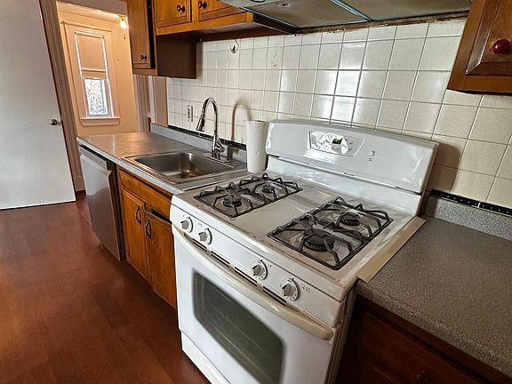 2nd image of 228 Crescent Ave #1