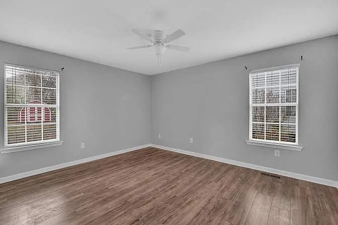 Farm Lake Dr SW — Photo 3