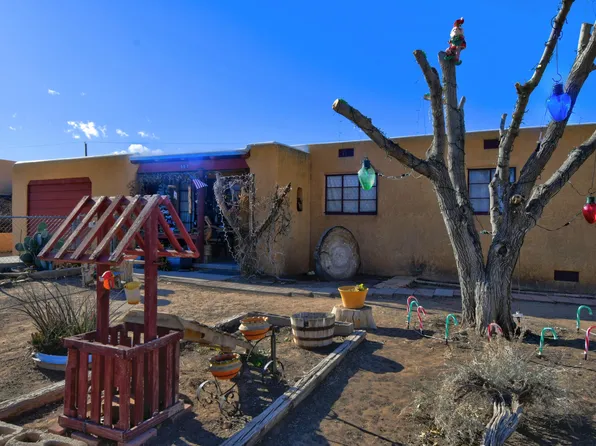 507 Rio Grande Dr, Bernalillo, NM 87004