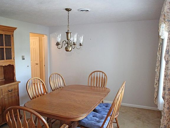 5th image of 37 Laurelcrest Dr