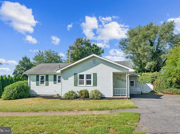 4 Saint John Dr, Wilmington, DE 19808