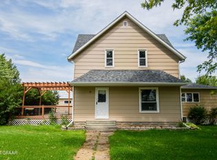 920 8th St, Portland, ND 58274