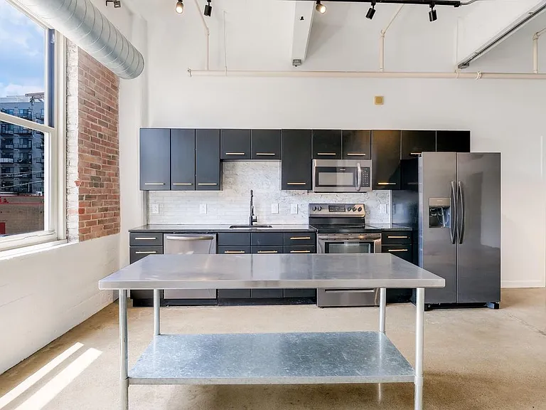 444 N 4th St #208 — Photo 2