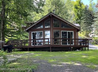 1542 Lakeview Dr W, Lake Ariel, PA 18436