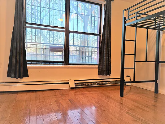 Rented by Virtual Real Estate | media 8