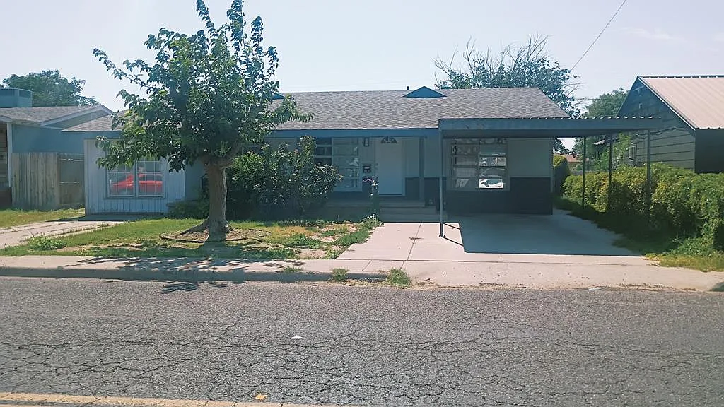 4 bed, 2.0 bath, 2048 sqft, $2,500 — Photo 1