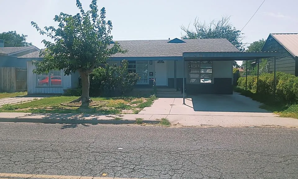 312 McKnight Dr