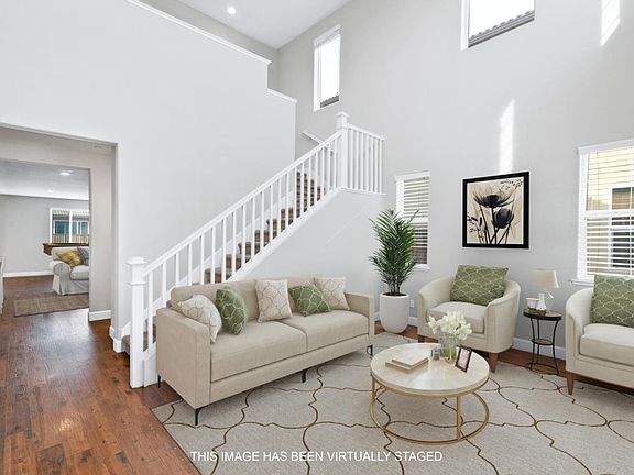 5th image of 482 Segovia Dr