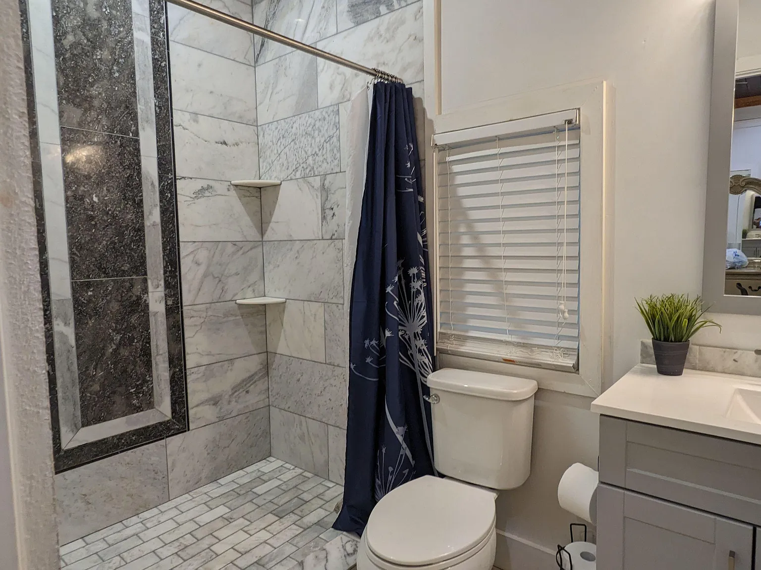 4 bed, 4.0 bath, 3000 sqft, $1,481 — Photo 2