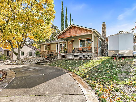 4th image of 1528 Terrace Dr