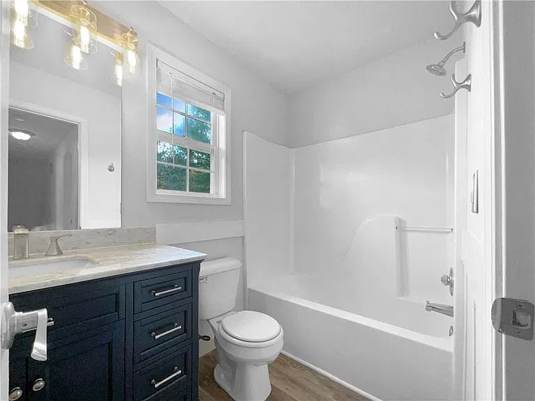 392 River Trace Dr — Photo 2