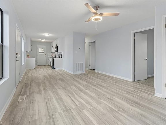 5th image of 1424 Delaware Ave