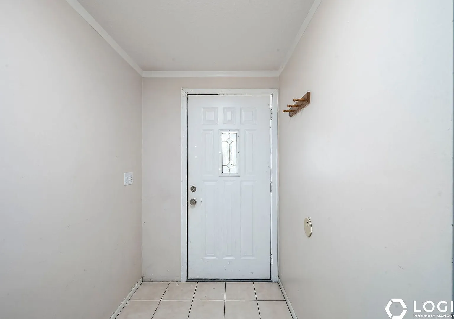 Spacious 4 Bed Sandy Home Updated Kitchen — Photo 2