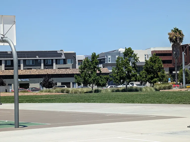 3698 Vision Cmn #121 — Photo 35
