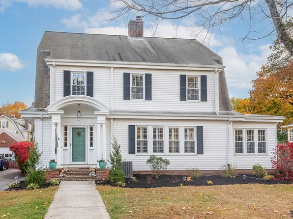 10 Lexington Ave, Holyoke, MA 01040