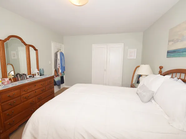 34-30 Corporal Kennedy Street image 11 of 19