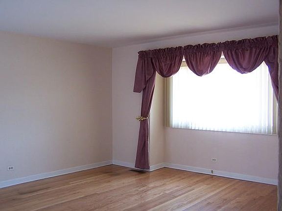 2nd image of 4851 Crain St