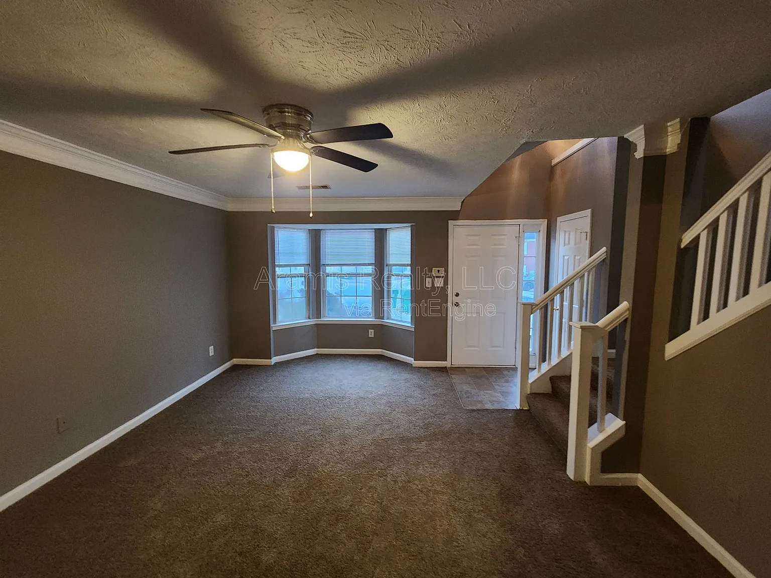 6527 Charter Way photo 1