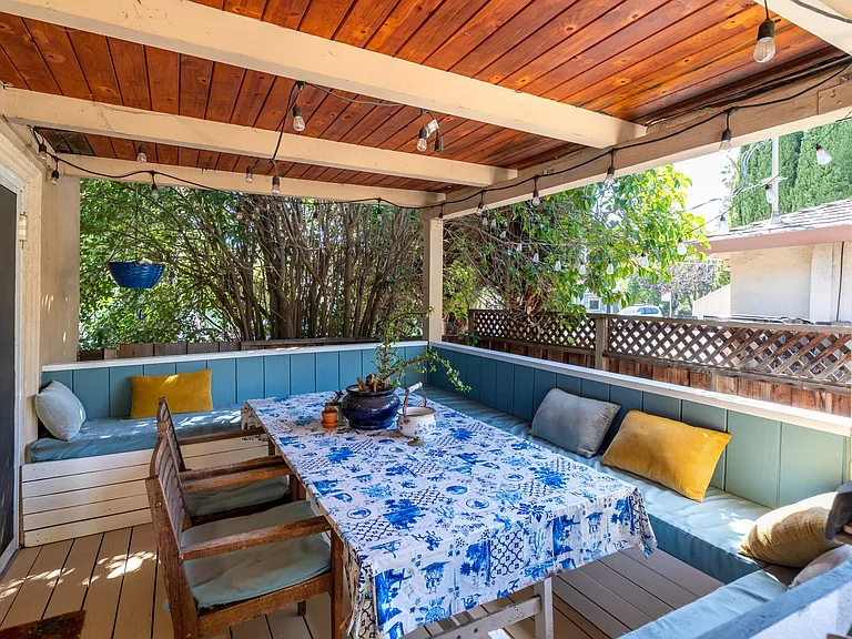 596 Pettis Ave — Photo 9