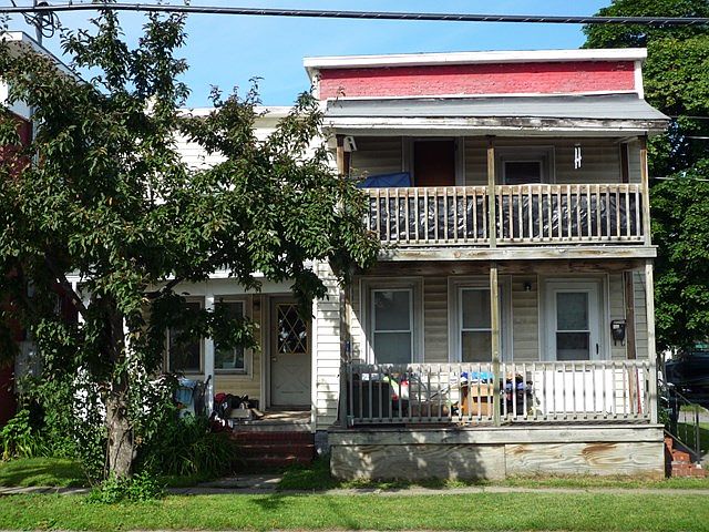 2nd image of 35 Montcalm Ave